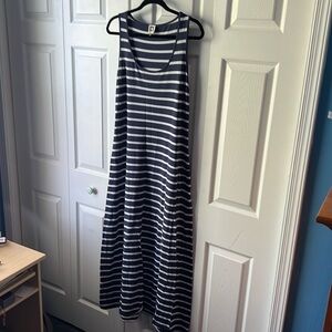 The most forgiving, gorgeous Anne Klein navy and white striped dress in size 14